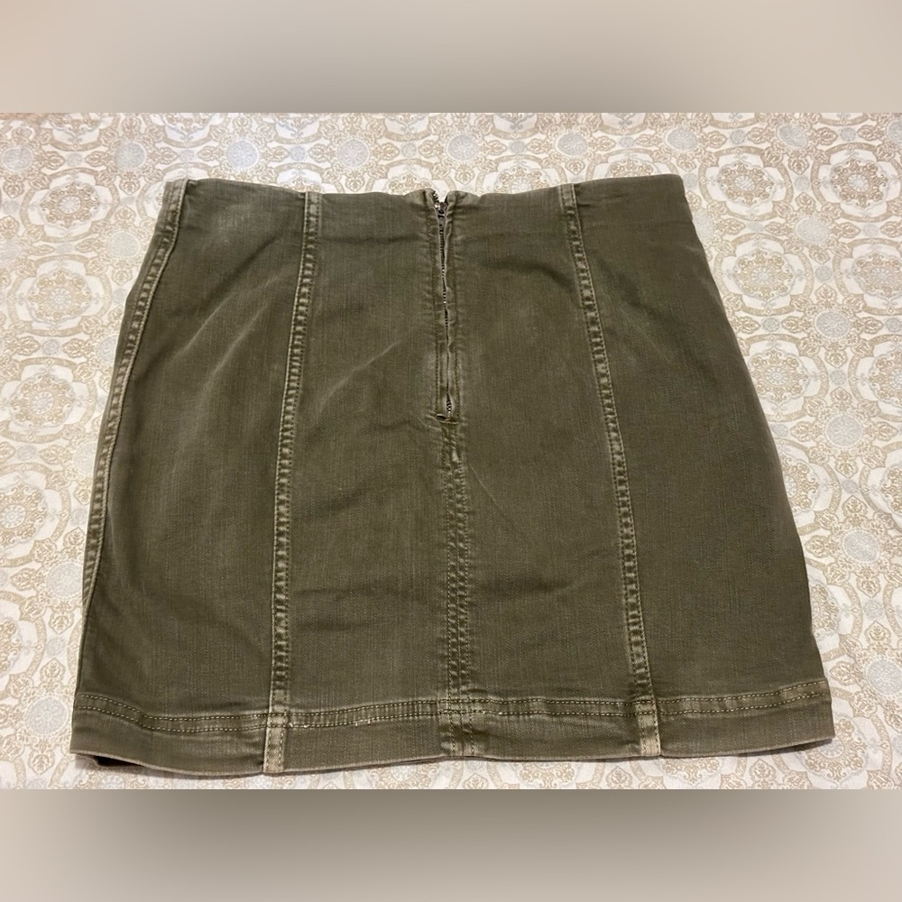 Free People: Olive Green Women's miniskirt - Picture 2 of 3